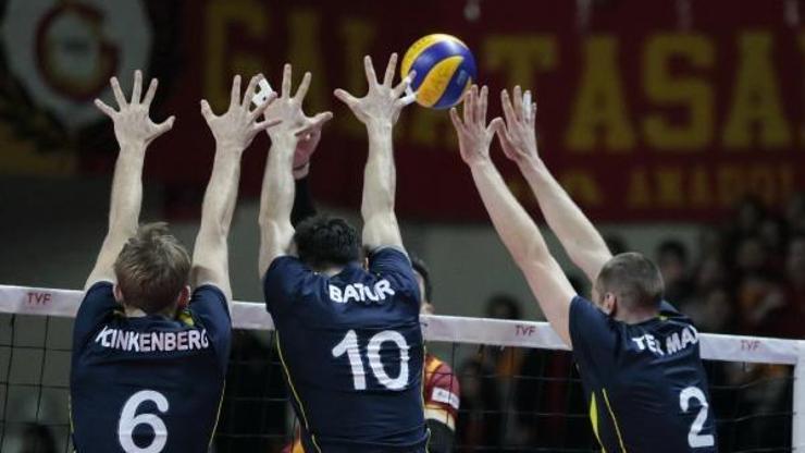 Fenerbahçe, 2-0dan dönüp Galatasarayı devirdi