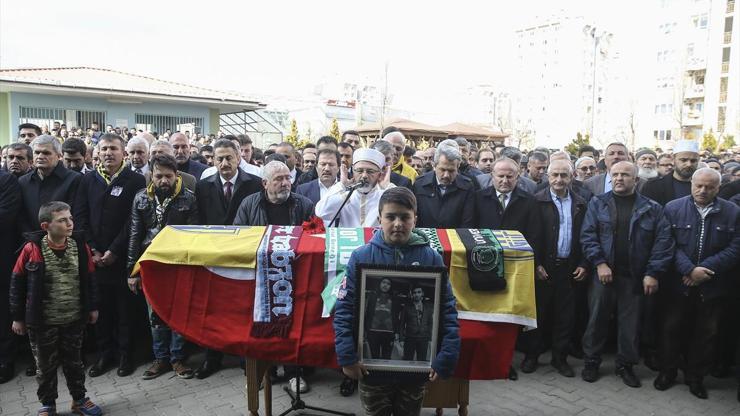 Ankaragücü taraftarı Mert Turgut Çakırın cenazesi defnedildi