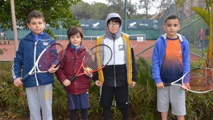 Serikte tenis heyecanı yaşandı