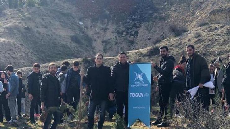 Üniversite yerleşkesine 500 fidan dikildi