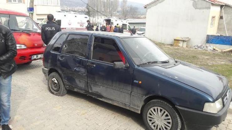 Otomobille, motosiklet çarpıştı: 2 yaralı