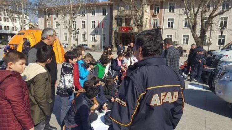 Tokatta AFAD, kullandığı malzemeleri tanıttı