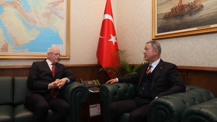 Bakan Akar, James Jeffrey’i kabul etti