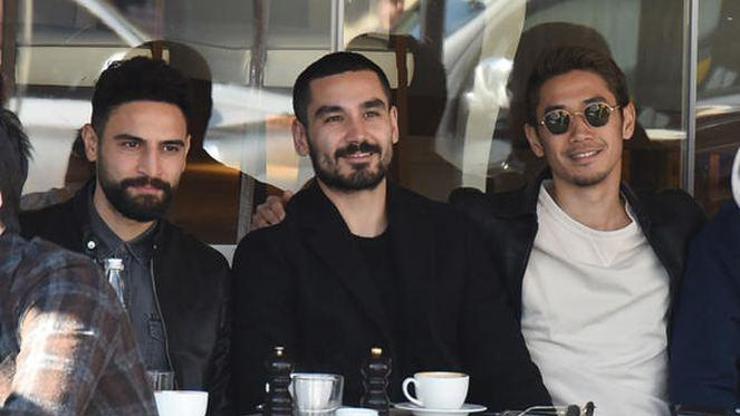 İlkay Gündoğan dostlarıyla bir araya geldi