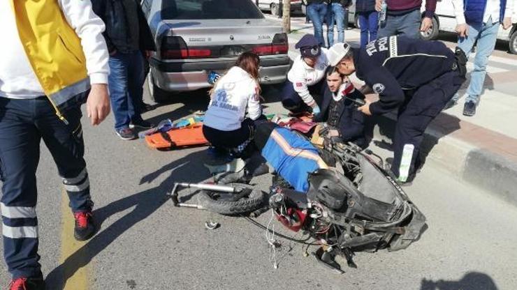 Otomobile çarpan elektrikli bisikletin sürücüsü yaralandı
