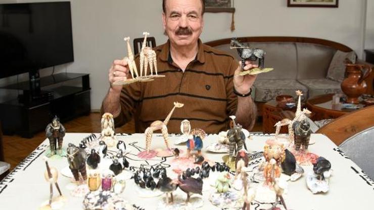 Midye kabuklarıyla hayvan figürleri yapıyor