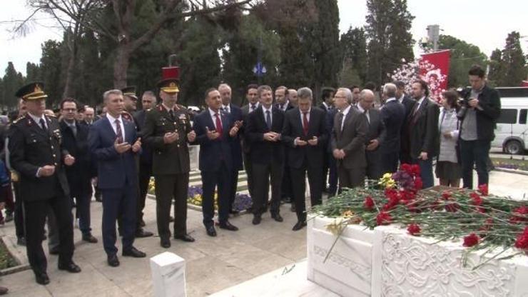 Mehmet Akif Ersoy mezarı başında anıldı