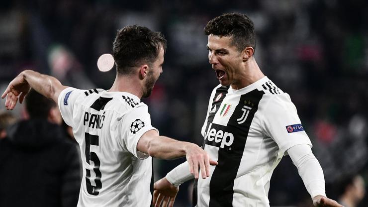 Cristiano Ronaldo Messiyi yakaladı