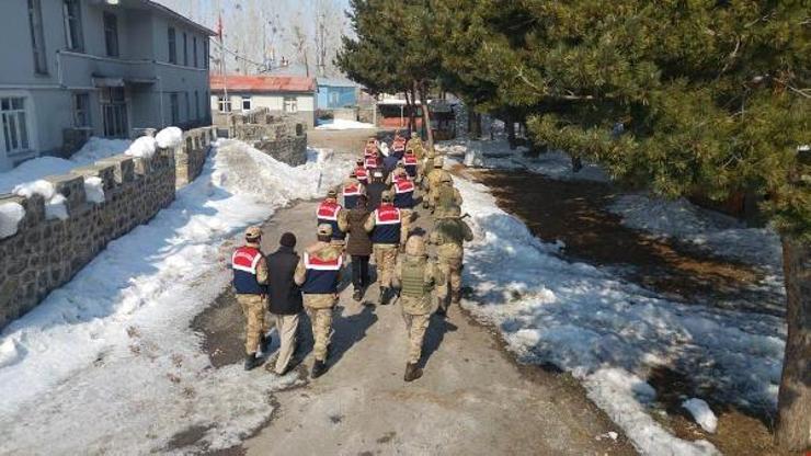 Muşta terör operasyonu: 8 gözaltı