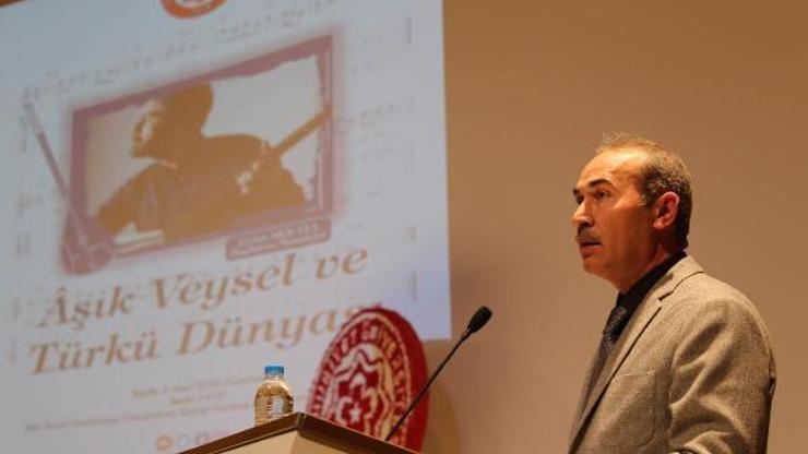 Cumhuriyet Üniversitesinde Aşık Veysel anıldı