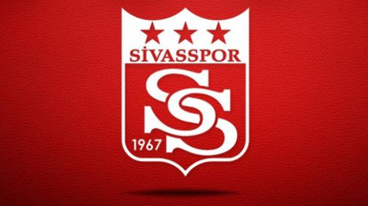 Sivassporun uçuşuna yıldırım rötarı