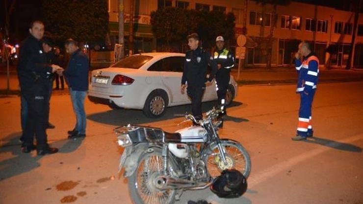 Otomobille çarpışan motosikletin sürücüsü yaralandı