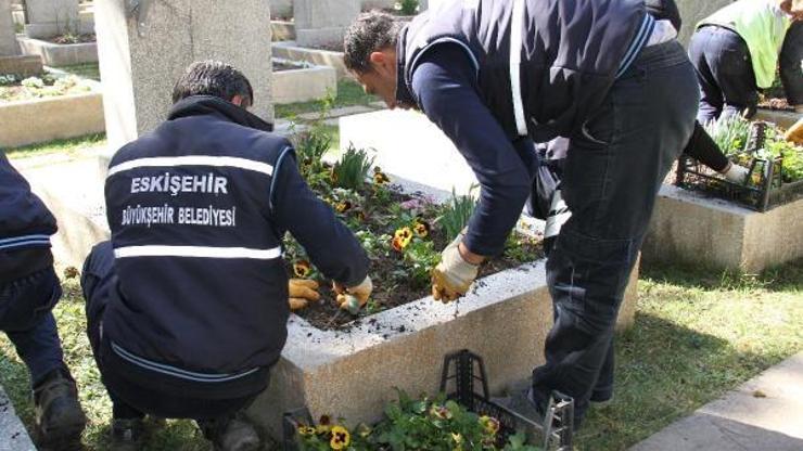 Büyükerşen’den valiliğe karanfil tepkisi