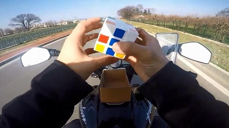 Motor sürerken küp çözen sürücüye şok haber