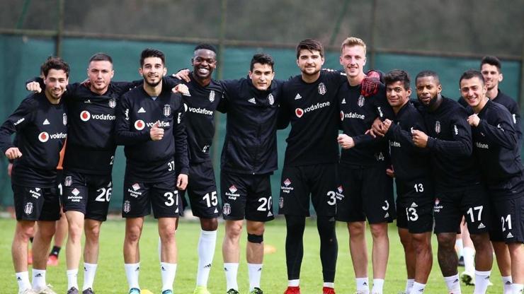 Beşiktaş milli arada durmuyor