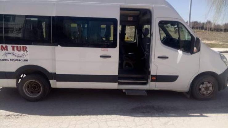 Servis minibüsünden düşen liseli kız, yaralandı