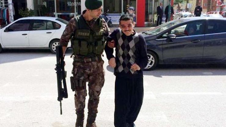 Özel Harekat polisinden şefkat eli