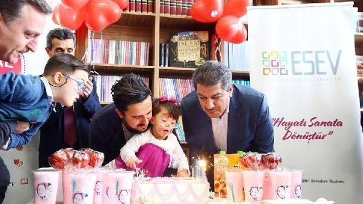 Göksu’dan downsendromlu Zümraya doğum günü sürprizi