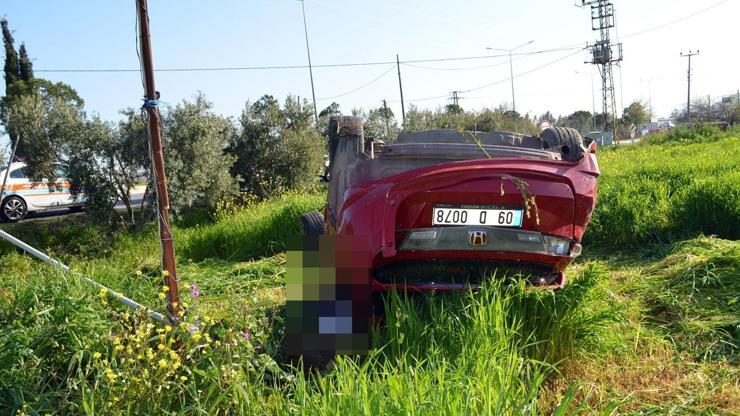 Otomobil tarlaya uçtu: 2 ölü