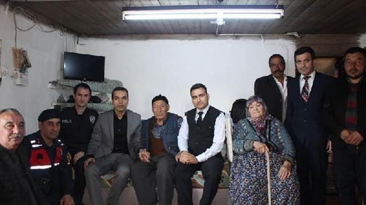 Kaymakam Çiçek, şehit ailelerini ziyaret etti