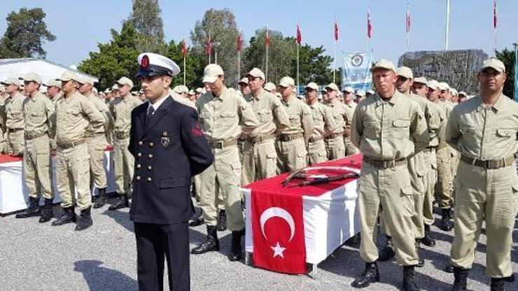 İskenderunde bedelli askerler yemin edip, terhis oldu