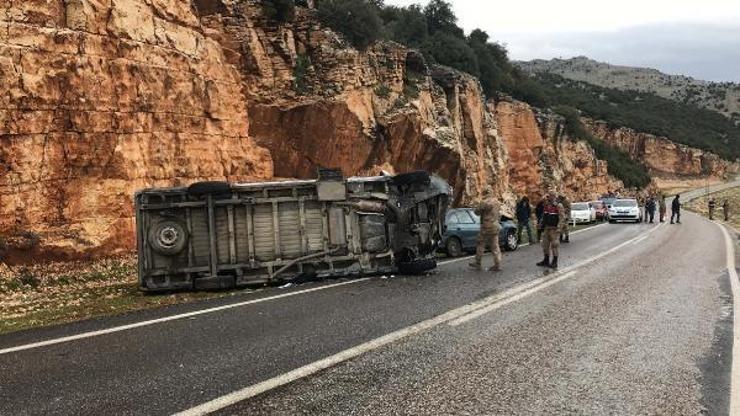 Adıyamanda iki ayrı kazada 20 kişi yaralandı