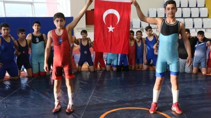 Savaştan kaçıp madalyaya koştular