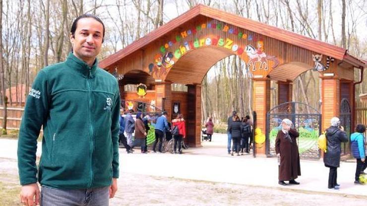 Çocuklar Ormanyada hayvanlarla buluşuyor