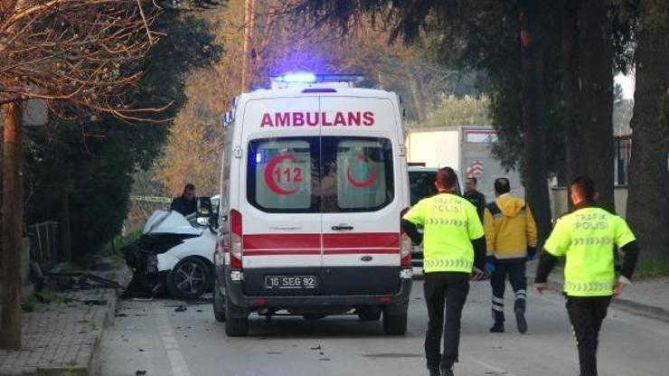 Bahçe duvarına çarpan otomobilin sürücüsü öldü