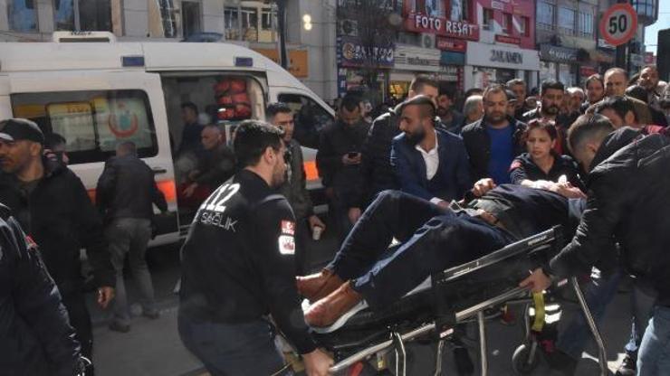 Sivasta cadde ortasında silah ve bıçaklı kavga: 6 yaralı