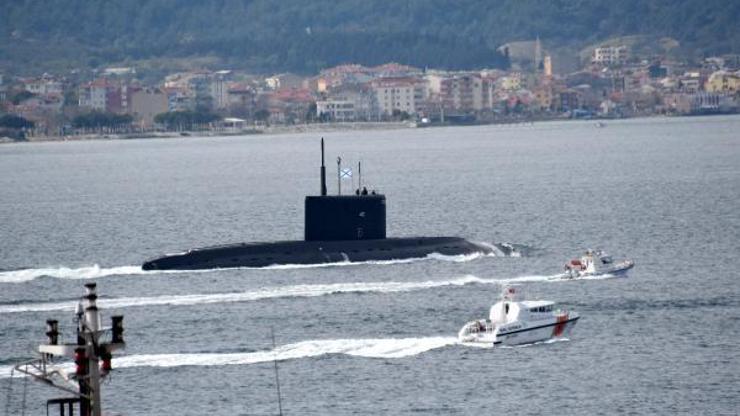 Rus Denizaltısı Veliky Novgorod Çanakkale Boğazından geçti