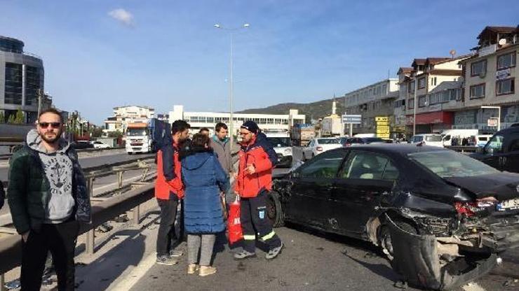 Önce bariyere sonra otomobile çarptı