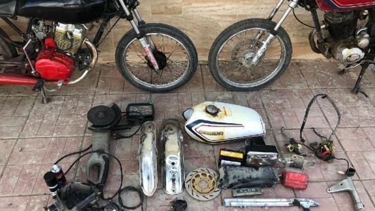 Çaldıkları motosikleti 3 dakikada parçalayan 6 şüpheli yakalandı