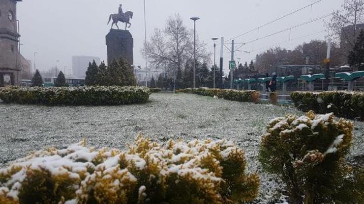 Kayseride kar yağışı etkili oldu