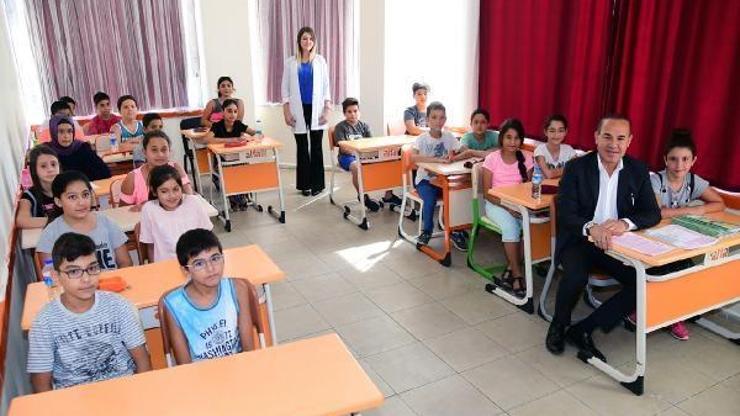 Adana’da belediye otobüsü öğrencilere bedava