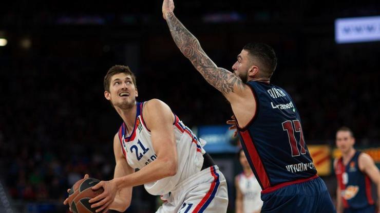Anadolu Efes 19. galibiyetini aldı
