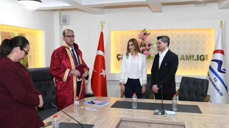 Çatak Kaymakamı, nikah kıydı