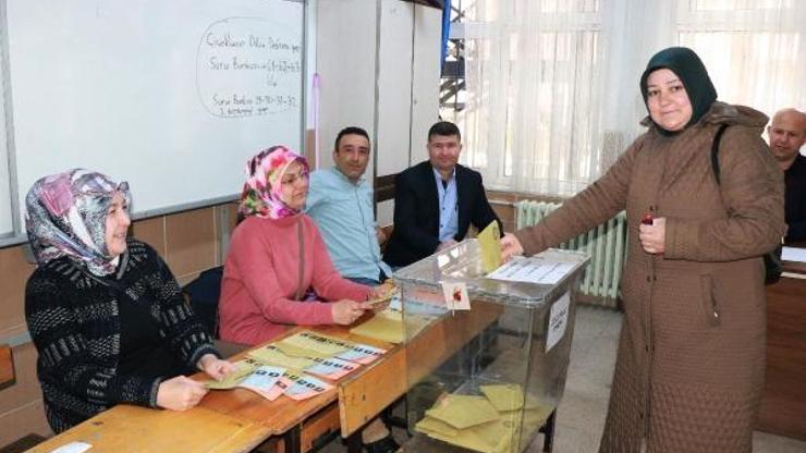 Afyonkarahisarda seçmen sandık başına gitti