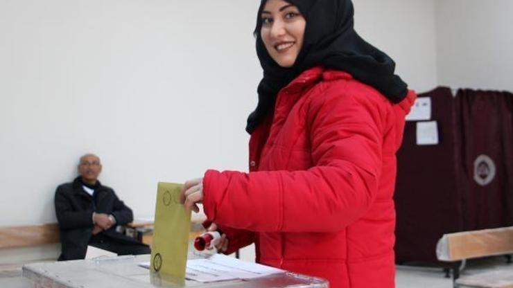 Ispartada seçmen sandığa gitti