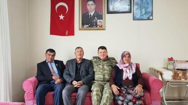 Albay Sancaktar, şehit ailelerine ziyaretlerini sürdürüyor