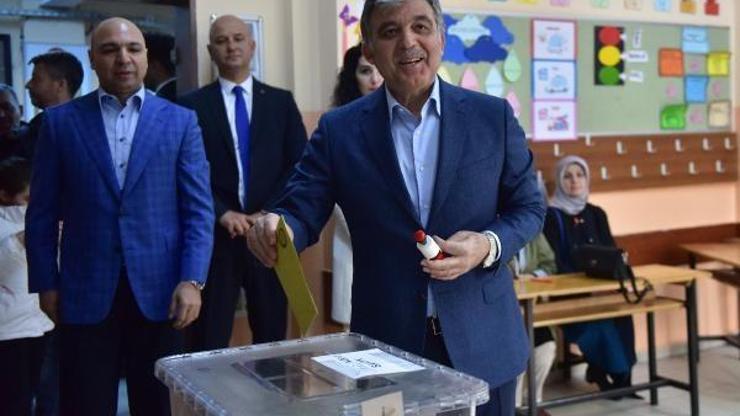 11. Cumhurbaşkanı Gül oyunu kullandı