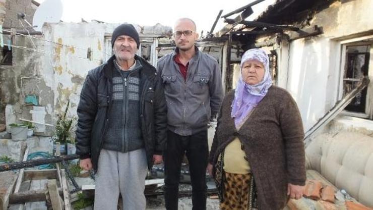 Burhaniye’de evi yanan aile yardım bekliyor