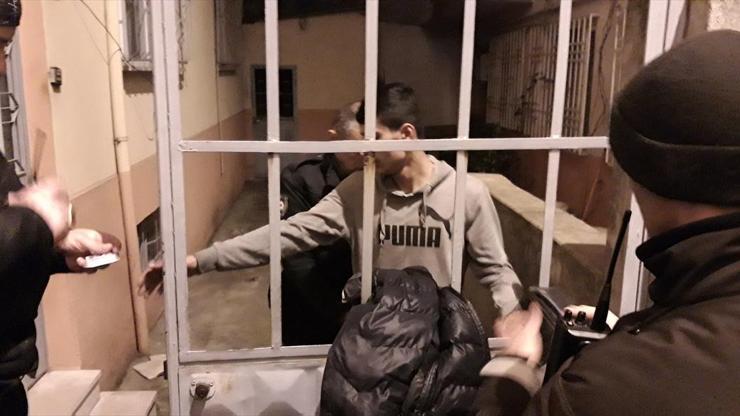 Kaçan hırsız çıkmaz sokağa girince yakalandı