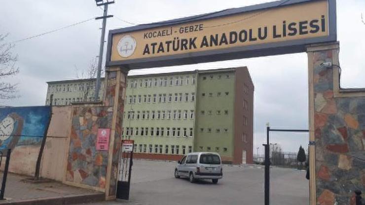 Müdür yardımcısı odasında bıçaklandı