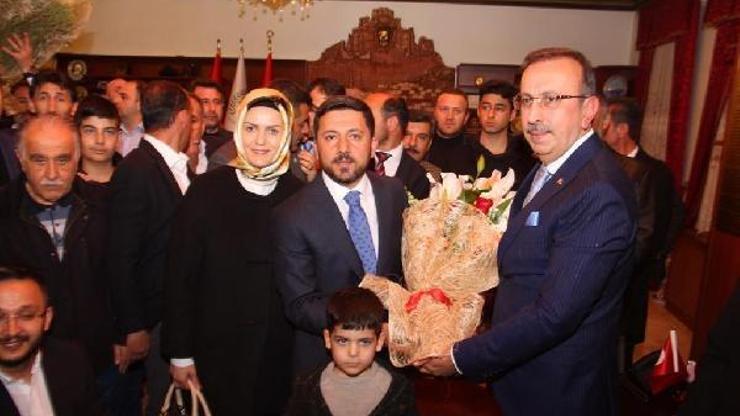 Nevşehir Belediye Başkanı seçilen Arı, görevine başladı