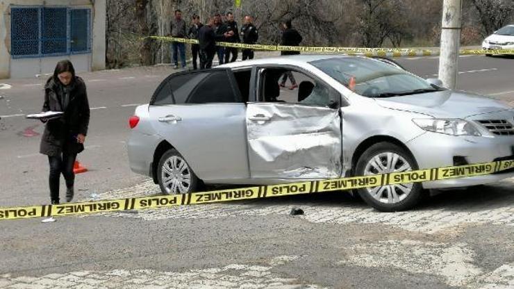 Otomobil ile çarpışan motosikletin sürücüsü öldü