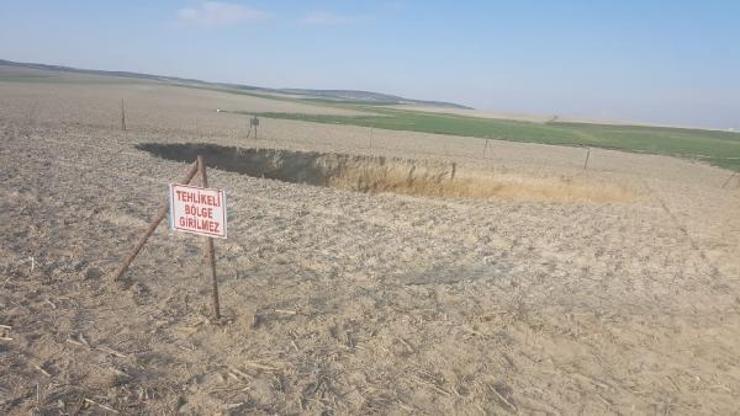 Karapınarda 15 metre derinliğinde yeni bir obruk daha oluştu