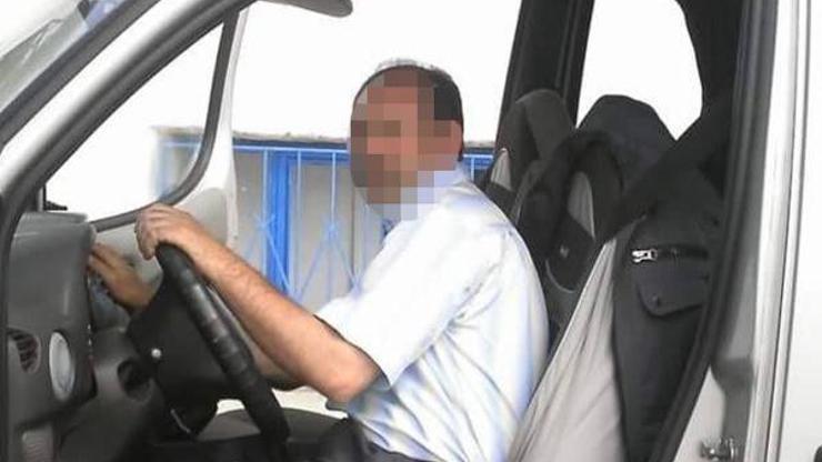 Ayrı yaşadığı karısını boğazından bıçaklayıp yaraladı