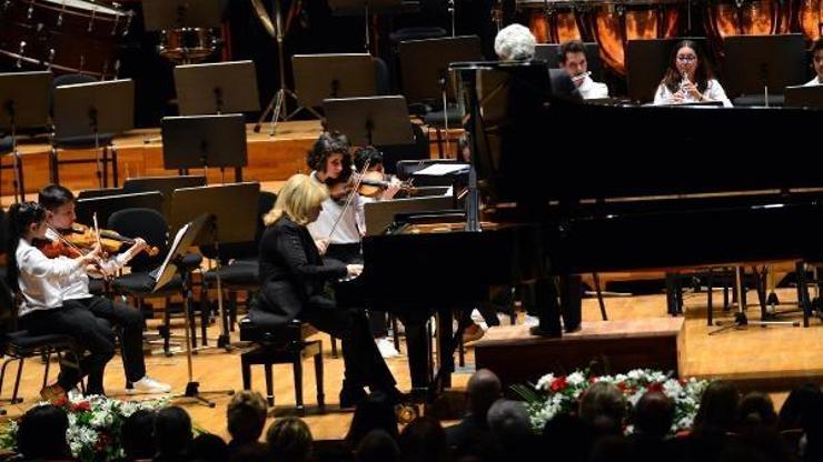 Yorglass Barış Çocuk Senfoni Orkestrasından konser