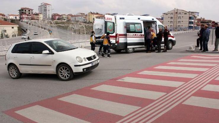 Yaya geçidinde otomobilin çarptığı yaşlı adam yaralandı